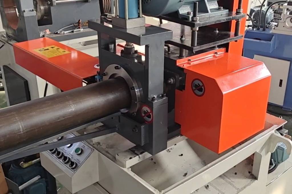 स्टील पाइप ऑटोमैटिक चैफ़रिंग मशीन